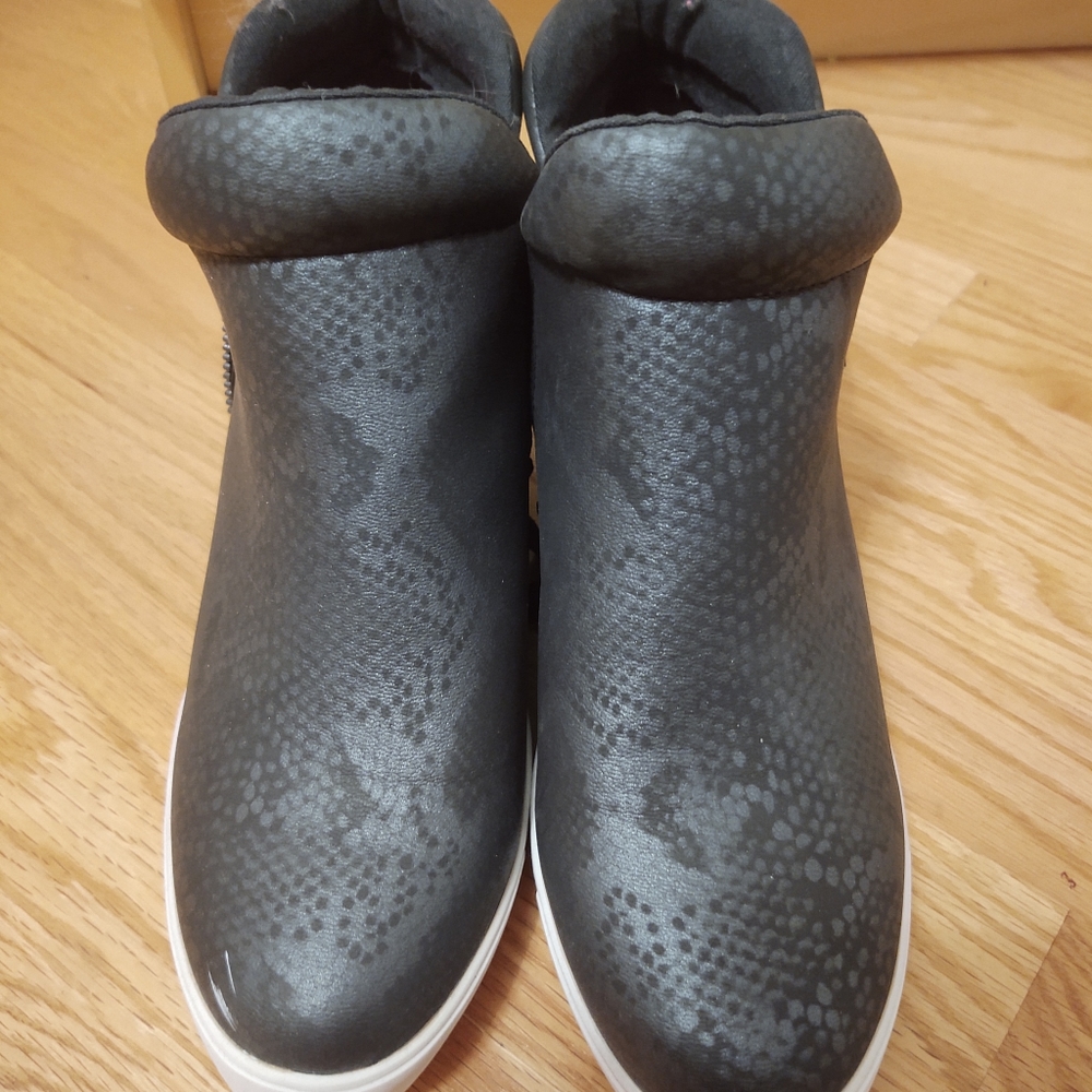 Black sneaker heels